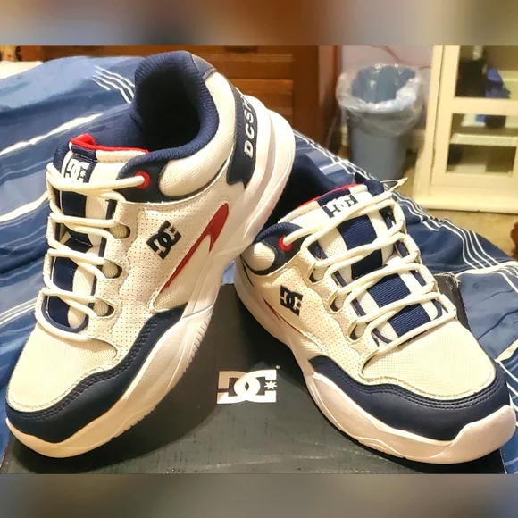 DC Decel SN Shoes, New In Original Box!! Mens 9 - Picture 1 of 11